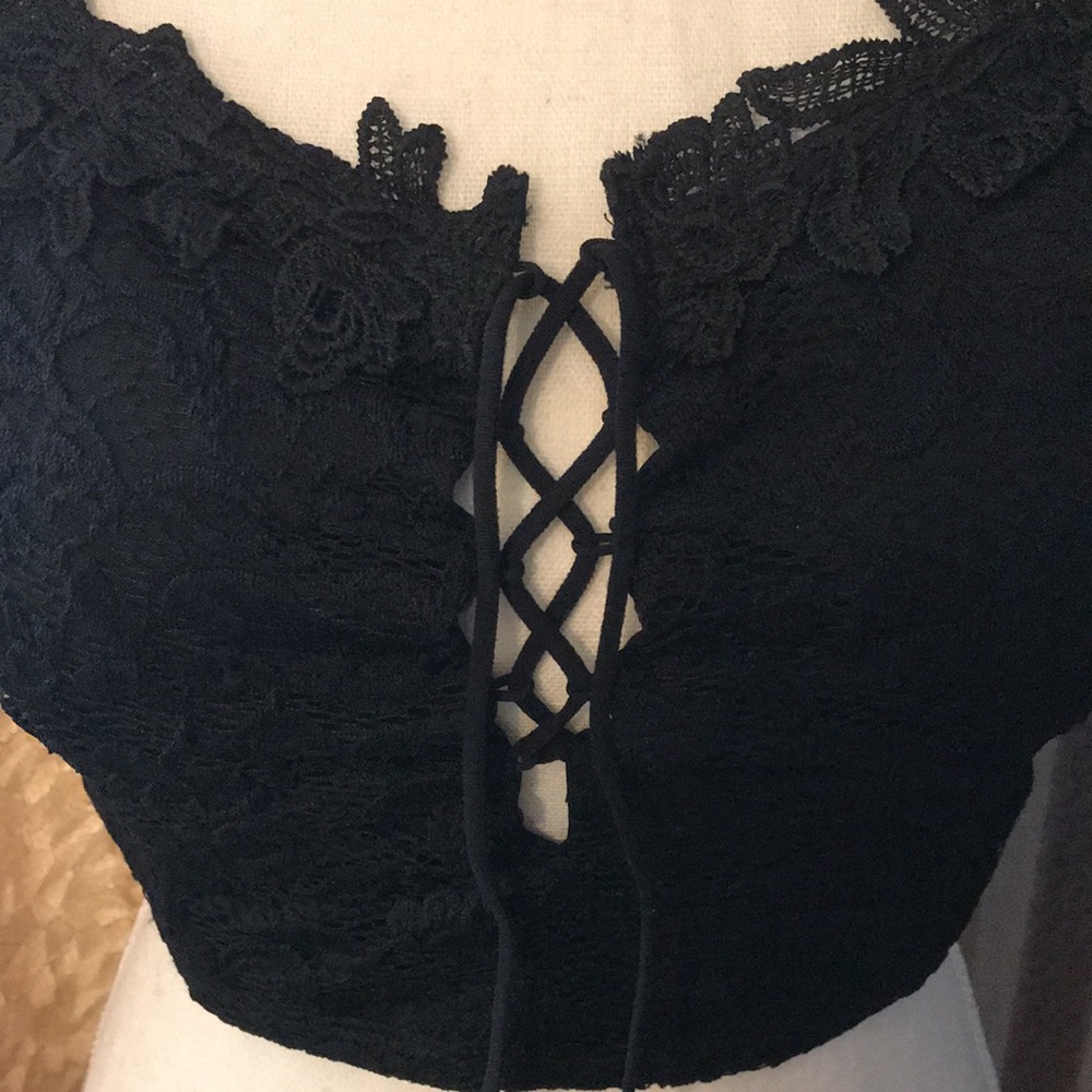 Lace Crop Top - Picture 4 of 5